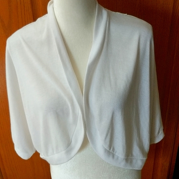 Maurices Shrug Open Front Sz 4 Crochet back - Picture 1 of 4